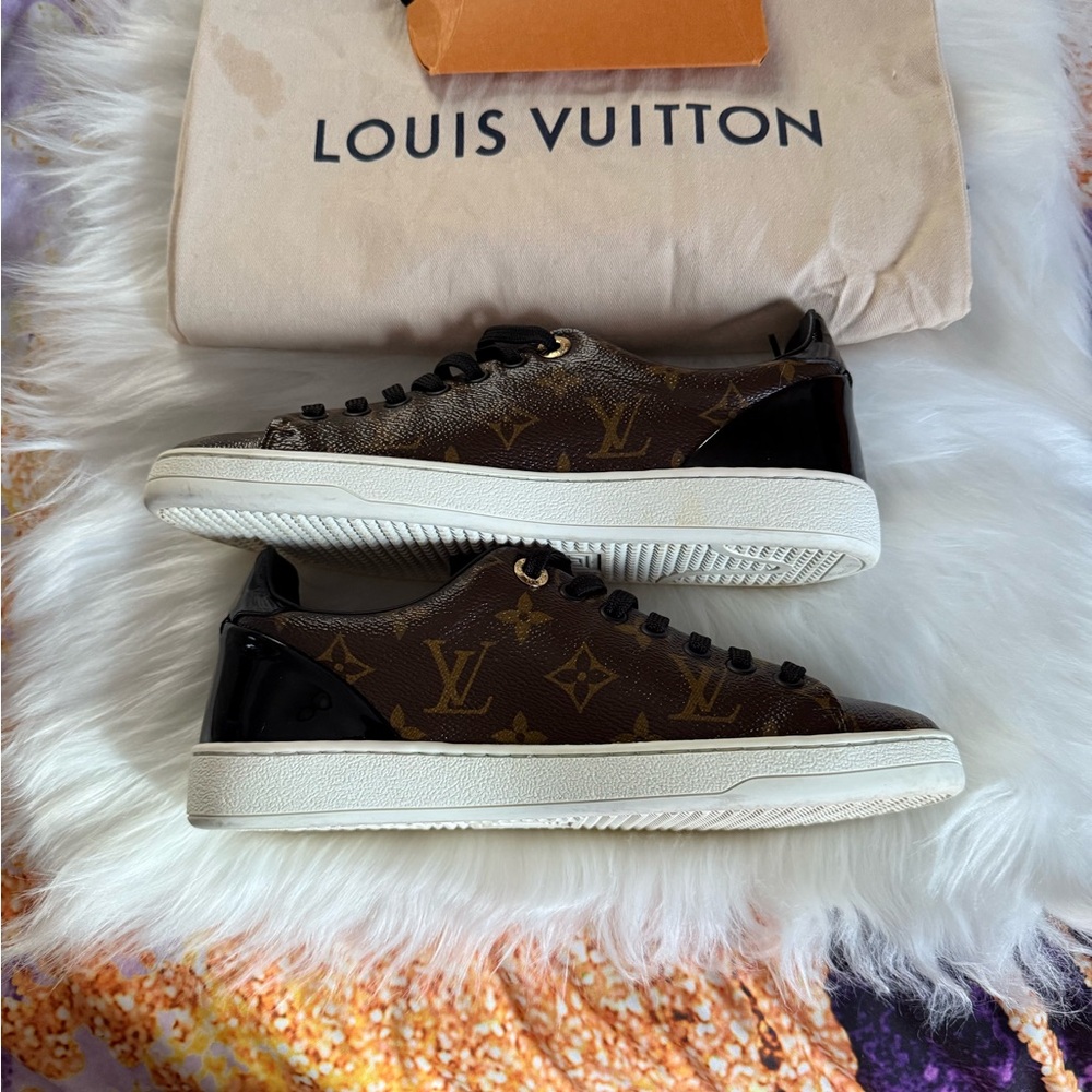 Louis Vuitton Front row Sneakers